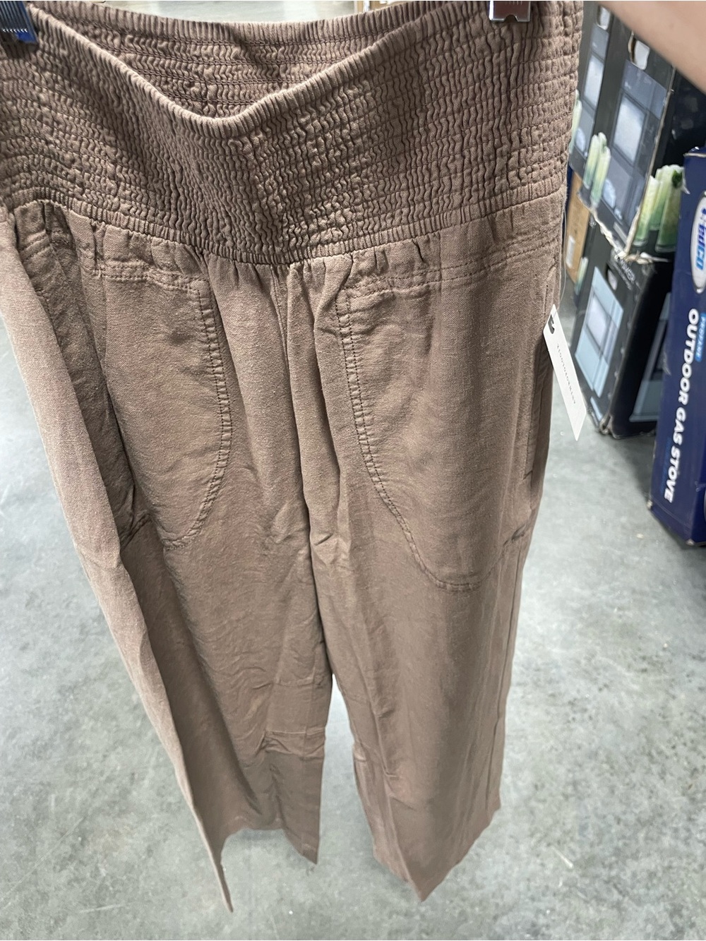 NWT Pilcro The Reese Mid Rise Cropped Barrel Pant/ Mushroom/ L - Picture 8 of 9